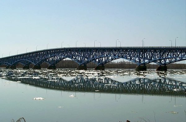 niagara river with ice