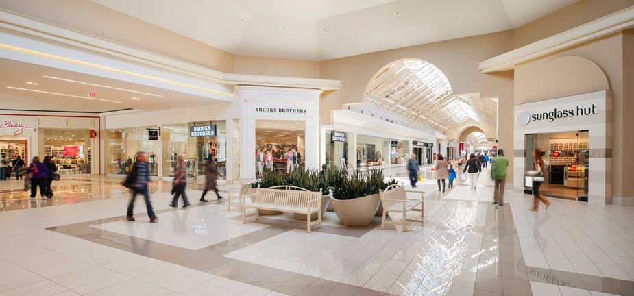 fashion outlet niagara falls lobby