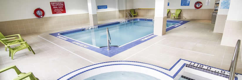 wyndham_garden_niagara_falls_canada-pool-825x275
