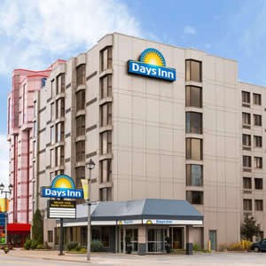 Days Inn by Wyndham Niagara Falls exterior