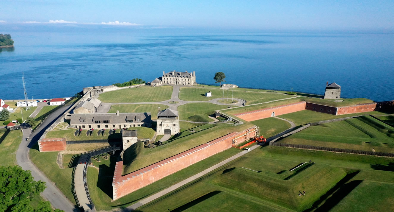 fort-niagara-morning-1325x712-250k.jpg