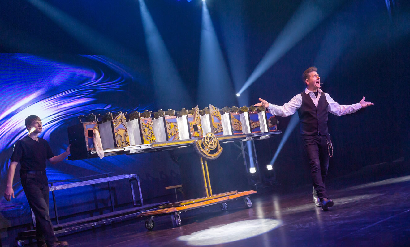 Greg Frewin Magic Show